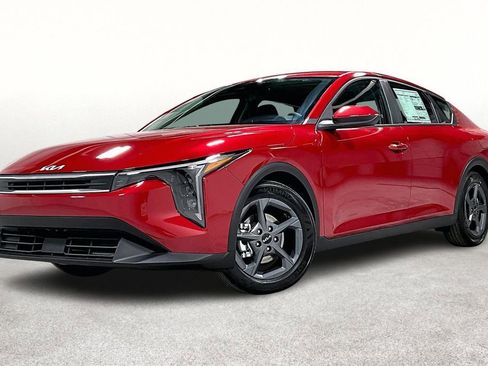 New 2025 Kia K4 LXS image 2