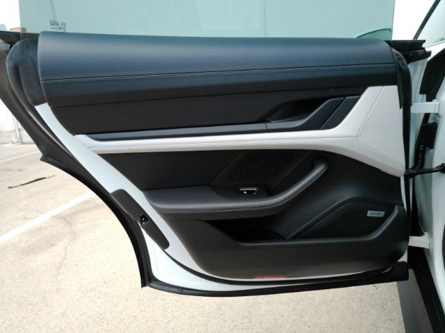 Used 2022 Porsche Taycan RWD image 17