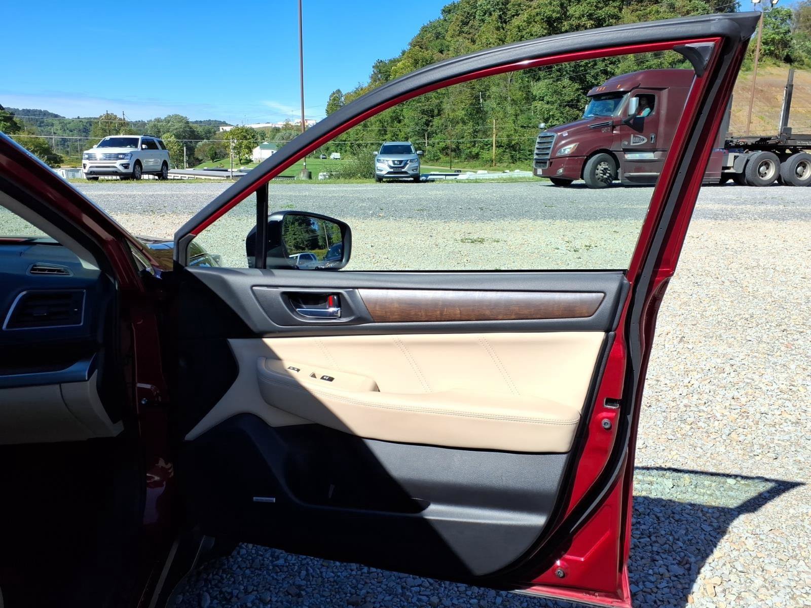 Used 2018 Subaru Outback 2.5i Limited AWD/4WD image 17