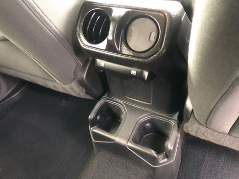 Used 2019 Jeep Wrangler Unlimited Sport S AWD/4WD image 27