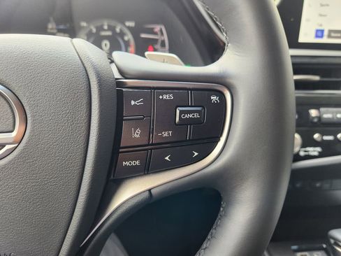 Used 2025 Lexus ES 350 w/ Premium Package image 29