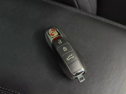 Used 2020 Porsche Macan S image 51