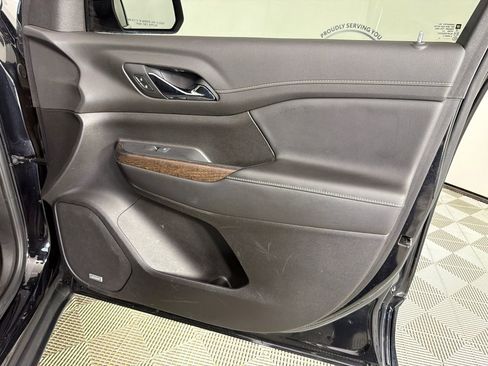 Used 2021 GMC Acadia Denali w/ Denali Technology Package image 16