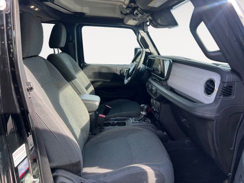 Used 2024 Jeep Wrangler Sahara image 15