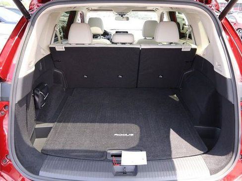 Used 2024 Nissan Rogue SV w/ SV Premium Package AWD/4WD image 7