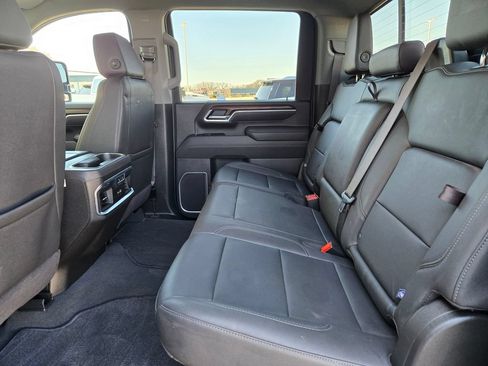 Used 2025 GMC Sierra 2500 SLT w/ SLT Convenience Package AWD/4WD image 15