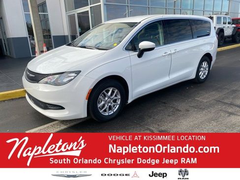 Used 2022 Chrysler Voyager LX image 1