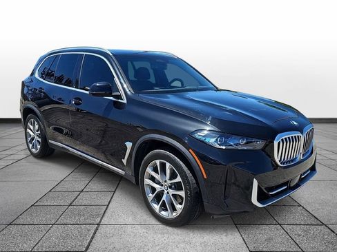 Used 2024 BMW X5 xDrive40i w/ Premium Package AWD/4WD image 3