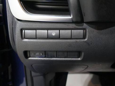 Used 2022 Nissan Rogue SV image 32