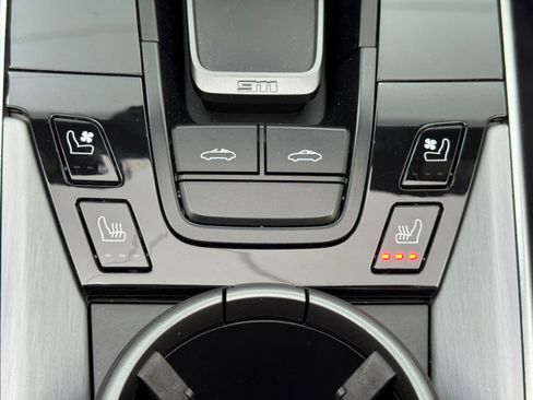 Used 2022 Porsche 911 Targa 4S w/ Premium Package image 36