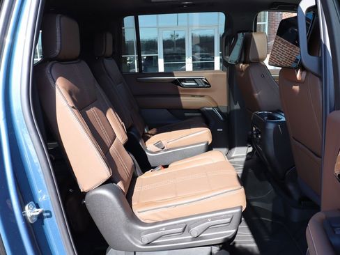 New 2026 Chevrolet Suburban High Country image 51