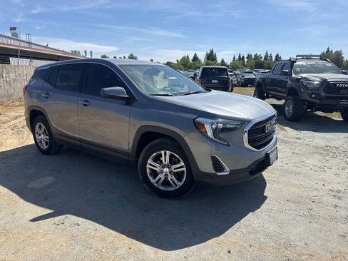 Used 2019 GMC Terrain SLE image 3