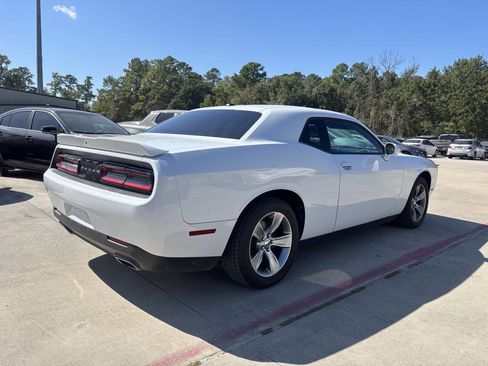 Used 2022 Dodge Challenger SXT image 14