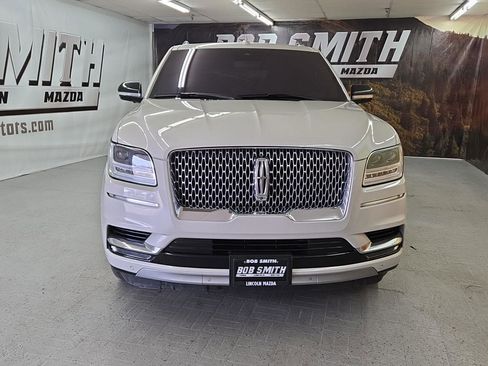 Used 2019 Lincoln Navigator Reserve image 17