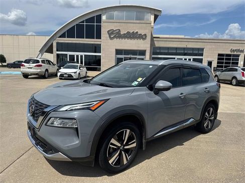 Used 2021 Nissan Rogue Platinum image 1