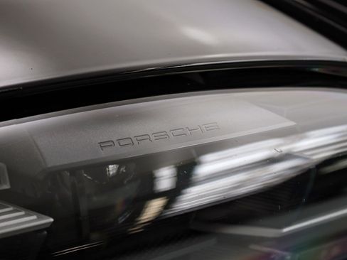 Used 2022 Porsche Taycan RWD image 34