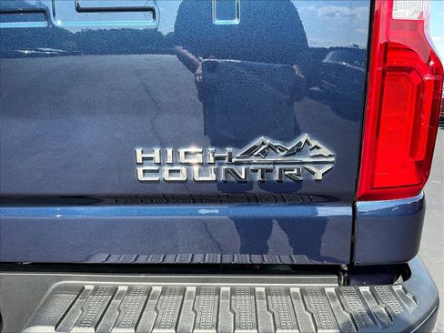 Used 2022 Chevrolet Silverado 2500 High Country w/ Z71 Off-Road Package AWD/4WD image 25