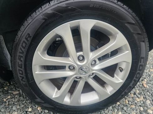 Used 2014 Nissan Juke SL image 10