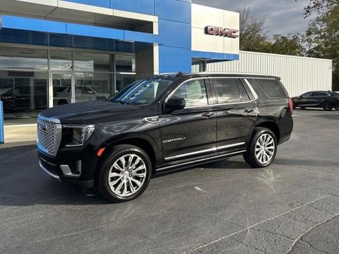 Used 2021 GMC Yukon Denali w/ Denali Premium Package image 2