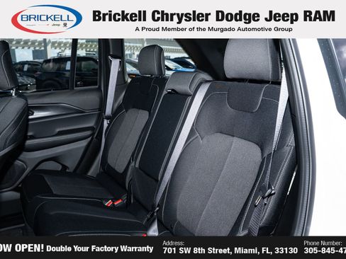 New 2025 Jeep Grand Cherokee Laredo X w/ Luxury Tech Group I image 17