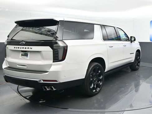 New 2025 Chevrolet Suburban High Country image 5