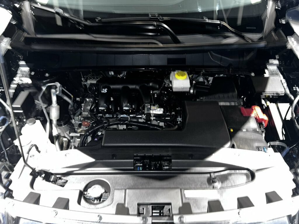 Used 2025 Nissan Pathfinder SL w/ Cargo Package FWD image 9
