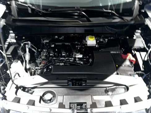 Used 2025 Nissan Pathfinder SL w/ Cargo Package FWD image 9
