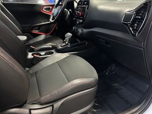 Used 2025 Kia Soul GT-Line image 26