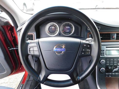 Used 2011 Volvo XC70 3.2 image 32