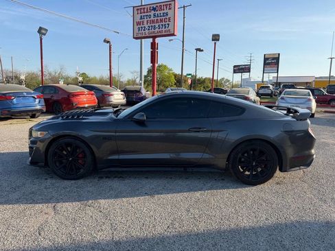 Used 2017 Ford Mustang GT Premium image 4
