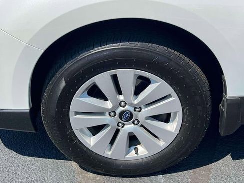Used 2019 Subaru Outback 2.5i Premium AWD/4WD image 7