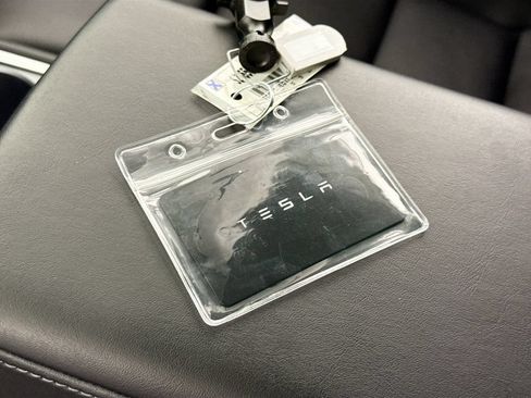 Used 2023 Tesla Model Y 2WD image 17