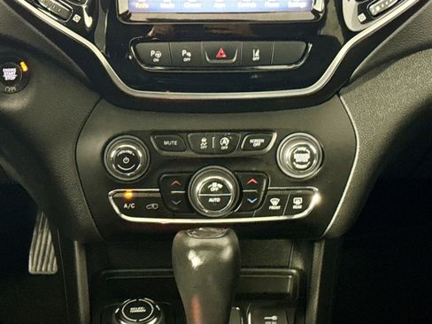 Used 2021 Jeep Cherokee Limited AWD/4WD image 27