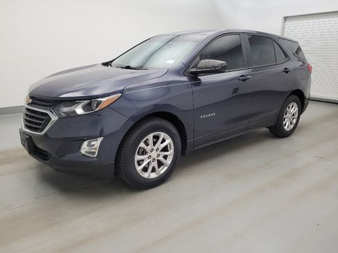 Used 2018 Chevrolet Equinox LS FWD image 2