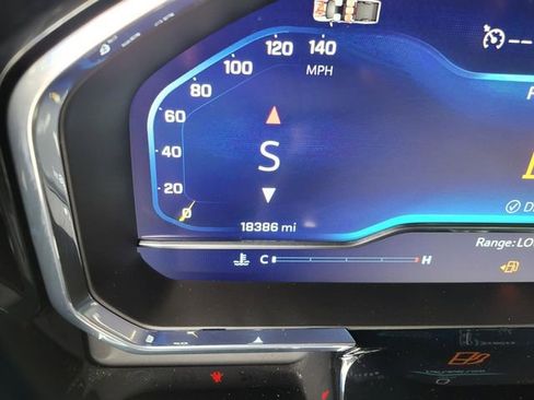 Certified 2025 Chevrolet Silverado 2500 LTZ w/ LTZ Convenience Package image 32