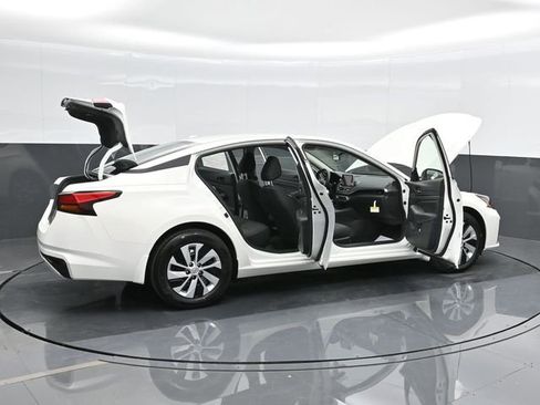 Used 2025 Nissan Altima 2.5 S image 44