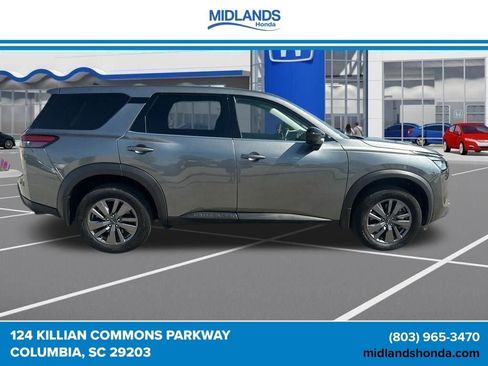 Used 2025 Nissan Pathfinder S FWD image 16