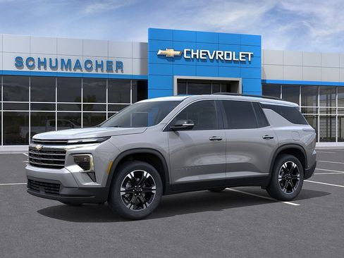 New 2027 Chevrolet Traverse LT w/ Sun and Wheel Package AWD/4WD image 2