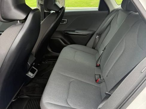 Used 2025 Kia K4 FWD image 3