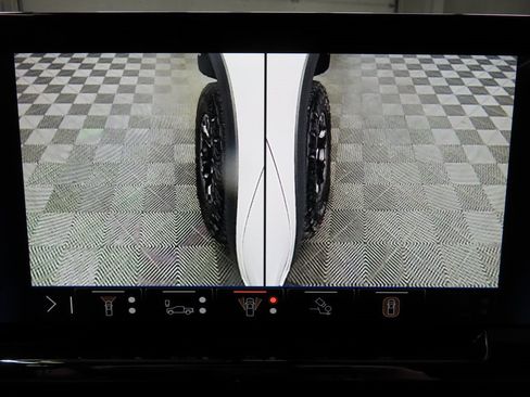 Used 2025 Chevrolet Silverado 1500 ZR2 w/ Technology Package image 19