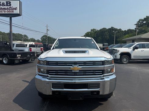 Used 2018 Chevrolet Silverado 2500 LT AWD/4WD image 2