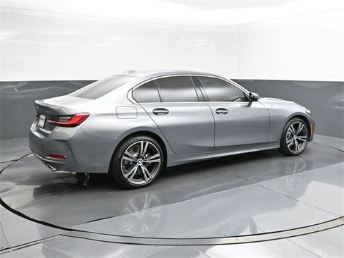 New 2024 BMW 330i Sedan w/ Convenience Package image 15