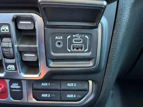 New 2026 Jeep Gladiator Mojave image 24