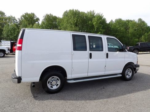 Used 2024 Chevrolet Express 2500 w/ Driver Convenience Package image 8