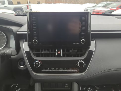 Certified 2022 Toyota Corolla Cross LE image 19