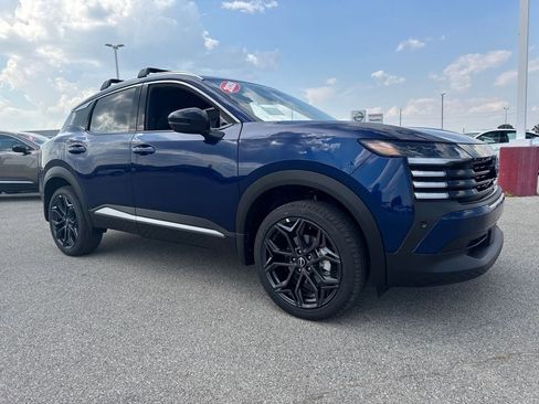 New 2026 Nissan Kicks SR w/ Illumination Package image 9