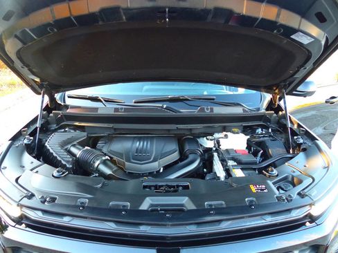 Used 2024 Chevrolet Traverse LT w/ Midnight/Sport Edition image 16