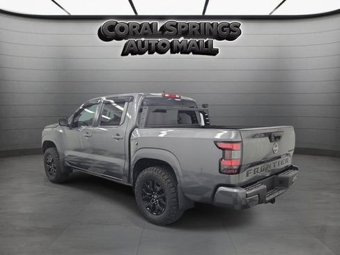 Used 2023 Nissan Frontier SV w/ Midnight Edition Package AWD/4WD image 4