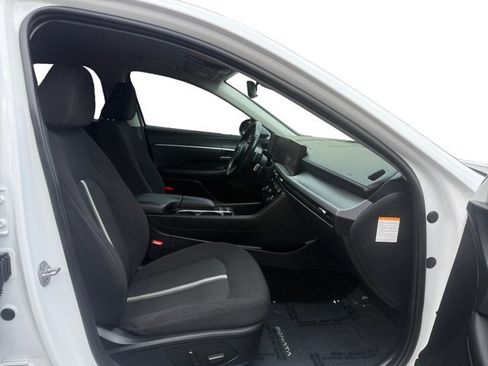 Used 2024 Hyundai Sonata SEL FWD image 12