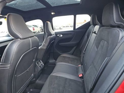 Used 2021 Volvo XC40 T5 R-Design w/ Advanced Package image 36